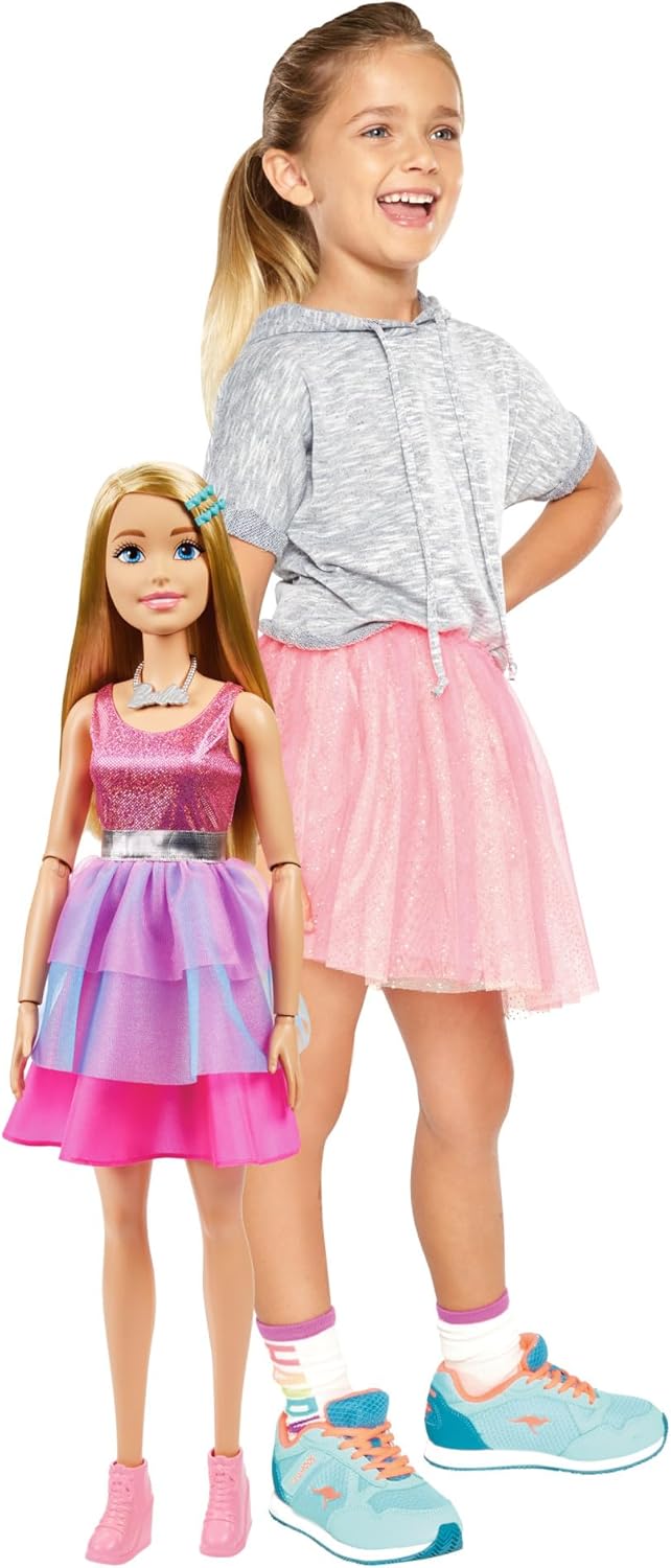 BARBIE Extragrosse Puppe (71 cm) - Pinkes Kleid, Blonde Haare mit Haarspange und Kette, Geschenk für
