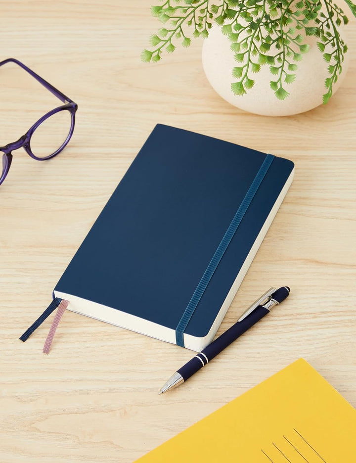 Moleskine - Klassisches Notizbuch, Linierte Seiten, Softcover und elastischer Verschluss, Grösse 13