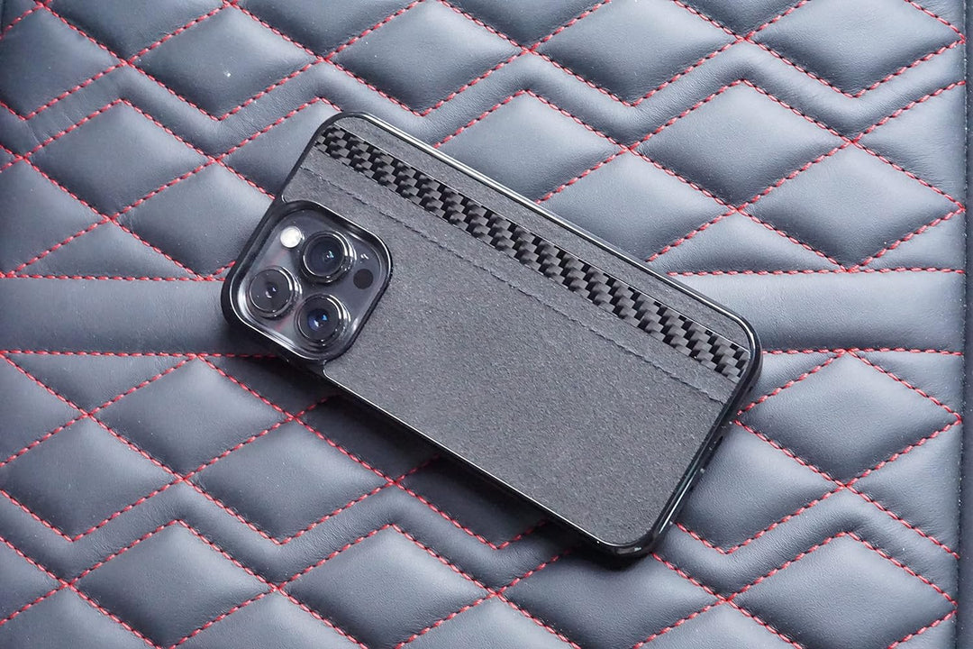 FLG | Alcantara Hülle für iPhone 12 & 12 Pro Case mit Carbon Fiber Handyhülle Schwarz – kompatibel m