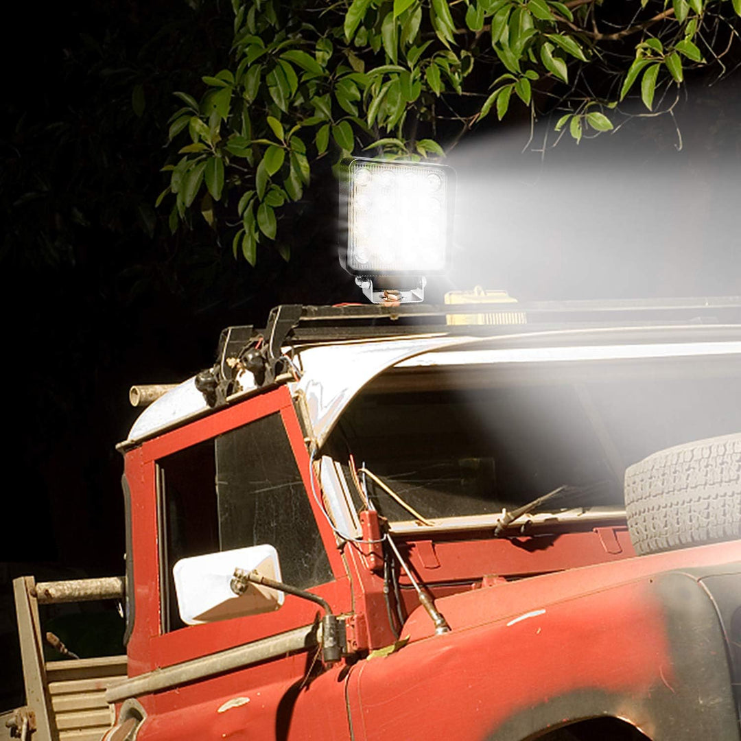 NAIZY 4 * 48W Quadrat LED Arbeitsscheinwerfer 12V Zusatzscheinwerfer 4320LM Offroad Reflektor Flutli