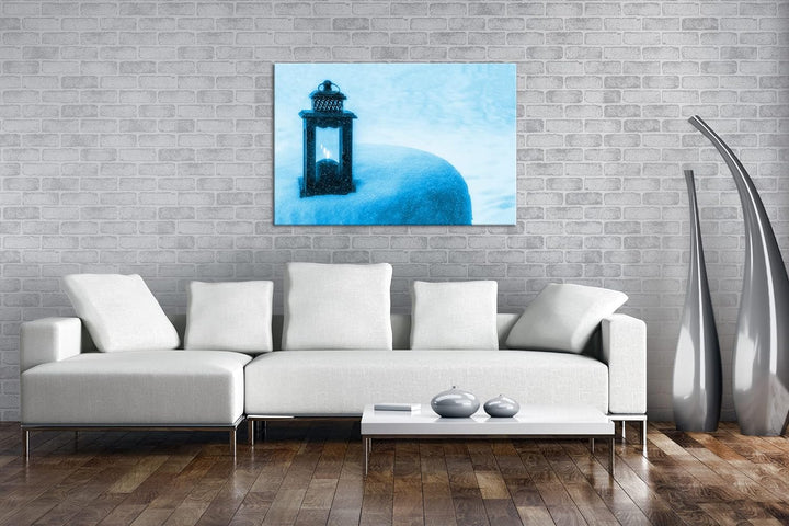 deyoli Laterne im hohen Schnee Format: 80x60 Effekt: Monocrome Blau als Leinwandbild, Motiv fertig g
