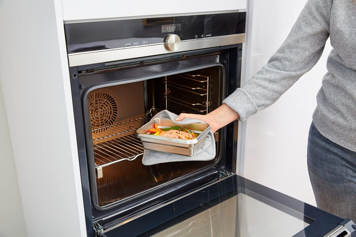 Emsa Clip & Close auslaufsichere Edelstahl-Frischhaltedose, 0,8 Liter Fassungsvermögen, rechteckig,