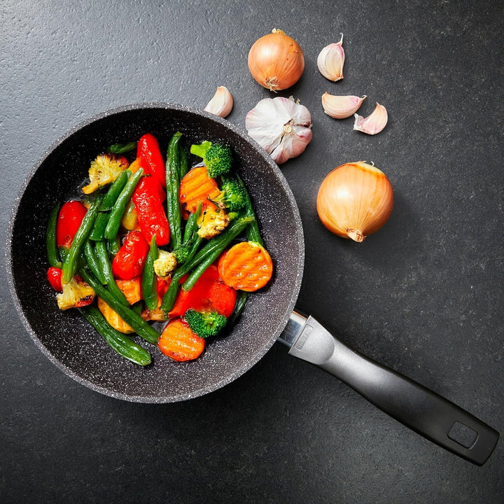 Stoneline Made in Germany Schmorpfanne 24 cm, hoher Rand, Induktion, hohe Pfanne für öl- und fettfre