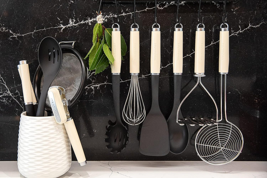 KitchenAid Kartoffelstampfer, Küchenutensil aus Edelstahl – Almond Creme Mandelcreme, Mandelcreme