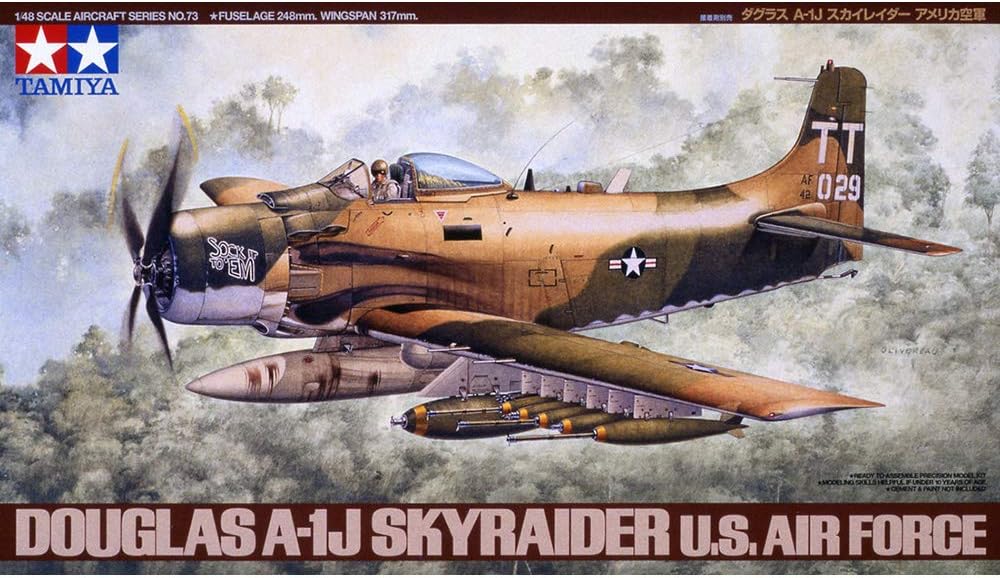 Tamiya 300061073 - 1:48 WWII Douglas A-1J Skyrider USAF