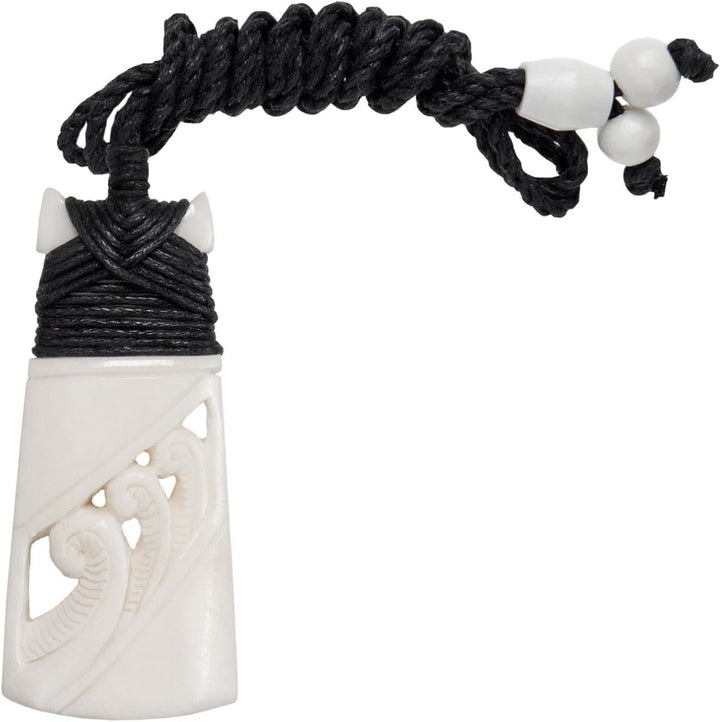 81stgeneration Unisex Geschnitzter Knochen Gravierter Maori Dreifach Koru Toki Anhänger Halskette
