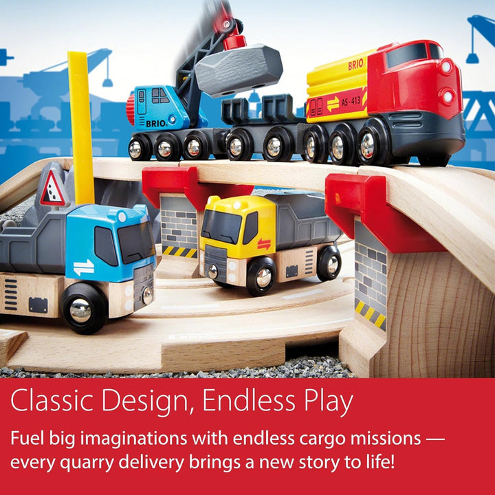 BRIO World 33210 Strassen & Schienen Steinverlade Set - Inklusive Frachtlok mit Kranwagen, Zwei LKWs