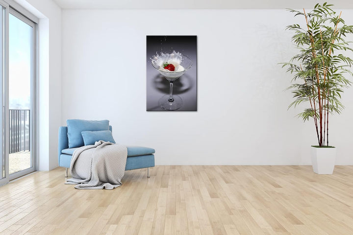 deyoli kleines Cocktailglas mit Erdbeere und Sahne im Format: 80x60 als Leinwandbild, Motiv fertig g
