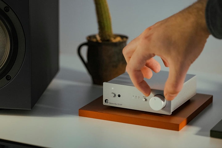 Pro-Ject Stereo Box S3 BT, Ultrakompakter Vollverstärker mit AptX HD Bluetooth und Motorpotentiomete