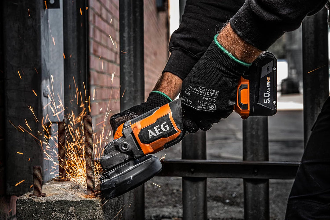 AEG 18 V PRO18V Brushless Akku-Winkelschleifer BEWS18-125BL-0 (Scheiben-Ø 125mm, Leerlaufdrehzahl 0-