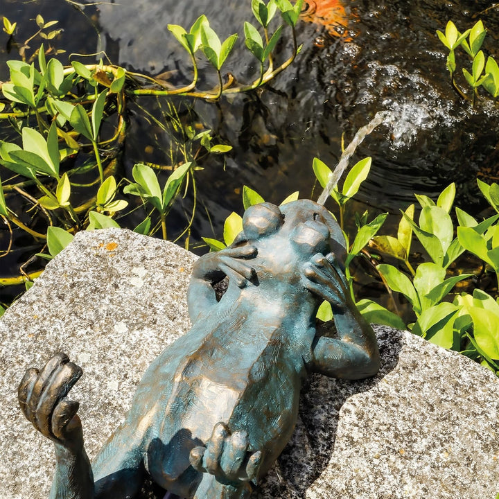 Solarbetriebener Wasserspeier Frosch - inkl. Solar Teichpumpe 8 Watt 380 l/h - Masse ca. 355 x 205 x