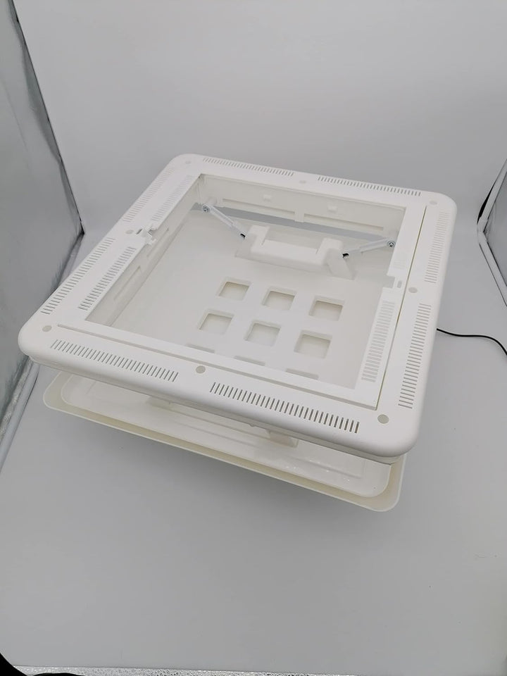 CR-MOESANCO® Dachfenster Hertus 40 x 40 cm + Integriertes Fliegengitter + Edelstahl-Befestigungsschr