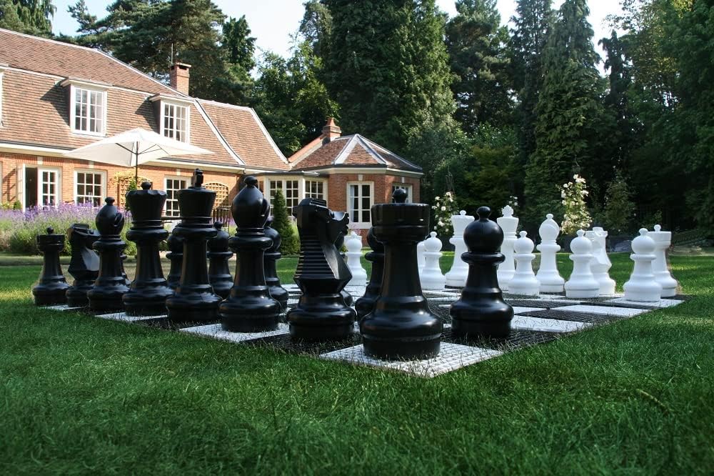 Übergames Garten Schach Figuren aus langlebigem PVC , für Freiland Garten und Parks