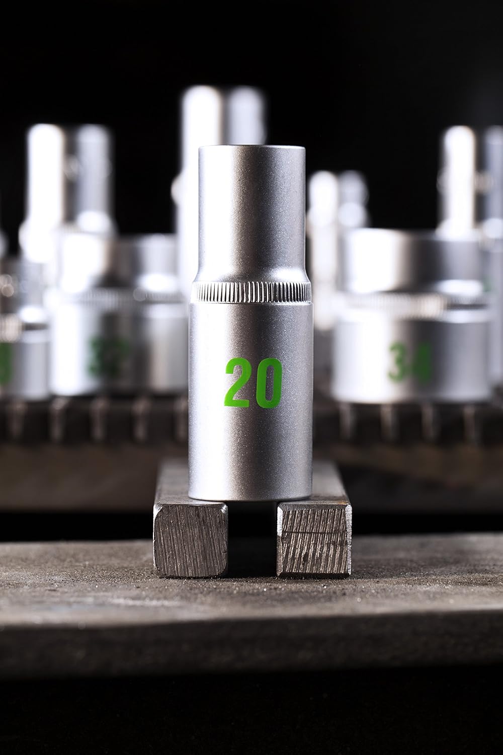 Meister Steckschlüssel-Satz 18-teilig - 1/2 + 1/4 Zoll Antrieb - Extra lange Einsätze - Grosse Ziffe