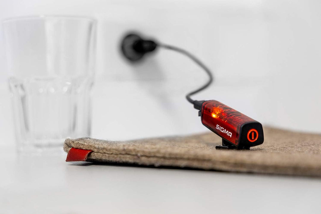 SIGMA SPORT - Blaze | LED Fahrradlicht | StVZO zugelassenes, akkubetriebenes Rücklicht mit Bremslich