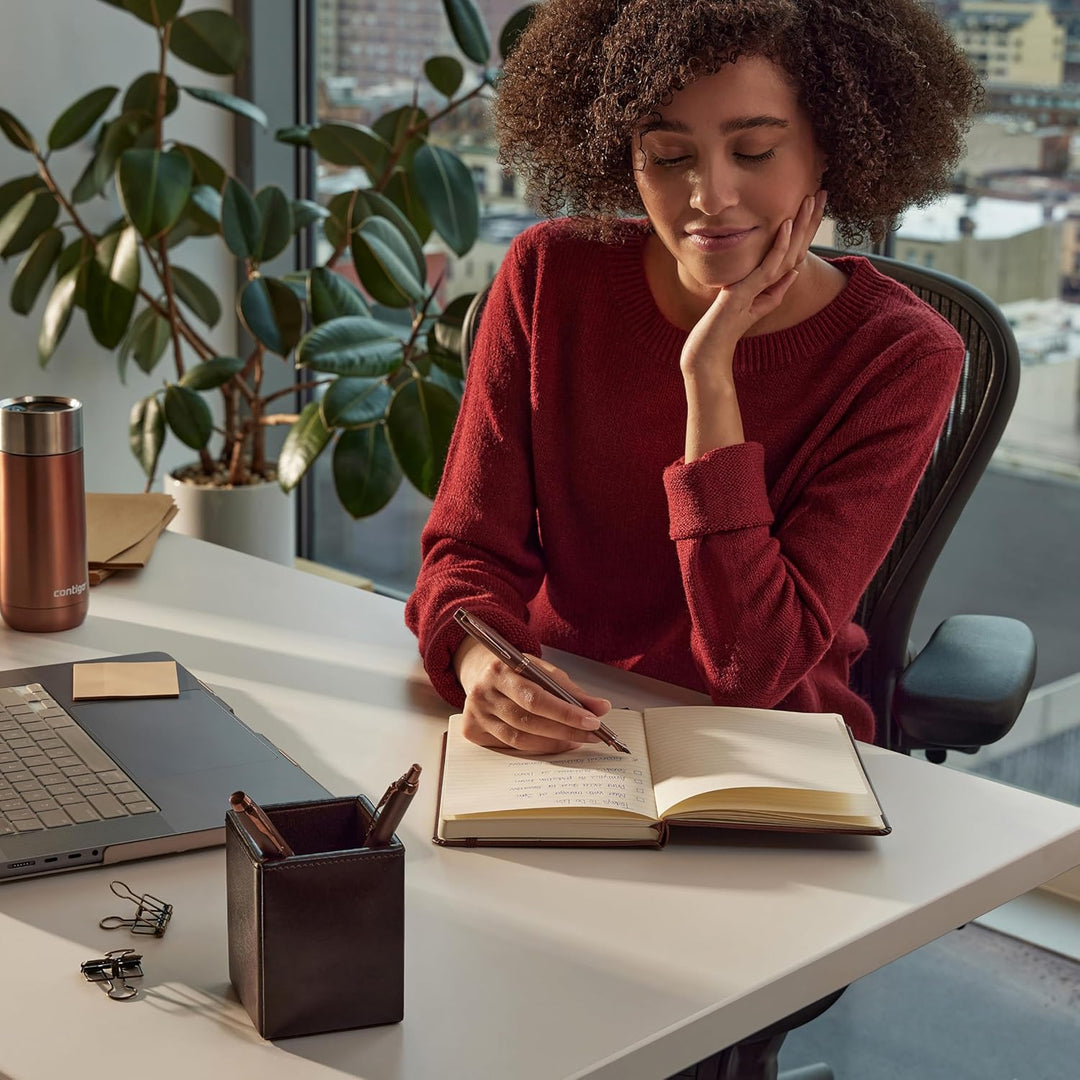 PARKER IM Monochrome Füllfederhalter | blaue Tinte | Oberfläche und Zierteile in Burgunderrot | medi