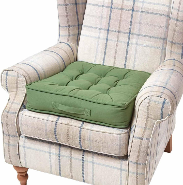 Homescapes Dickes Sitzkissen 50x50 cm grün, 10 cm hohe Sesselauflage/Sitzerhöhung mit Baumwoll-Bezug