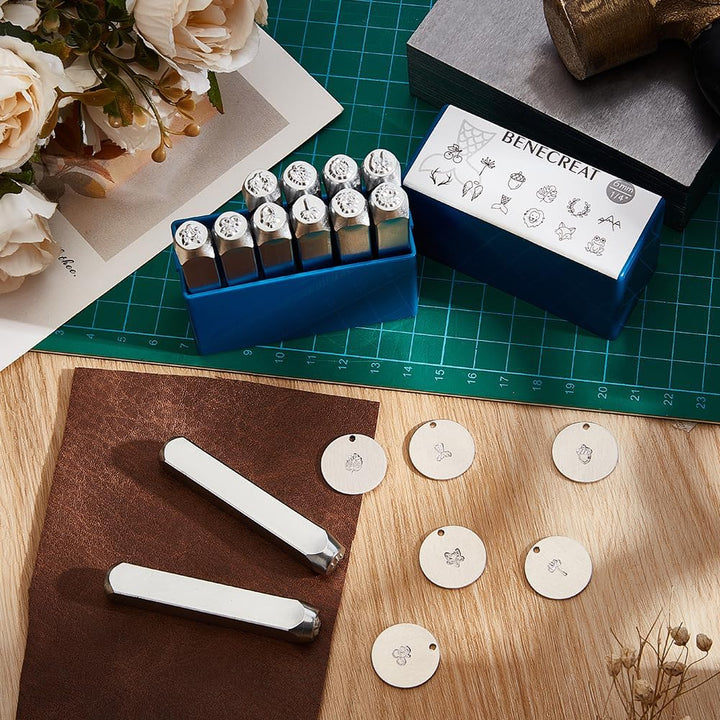 BENECREAT 12 Packs (6mm 1/4") Matte Design Metallstempelstanzen mit Werkzeugkoffer für Schmuck Leder