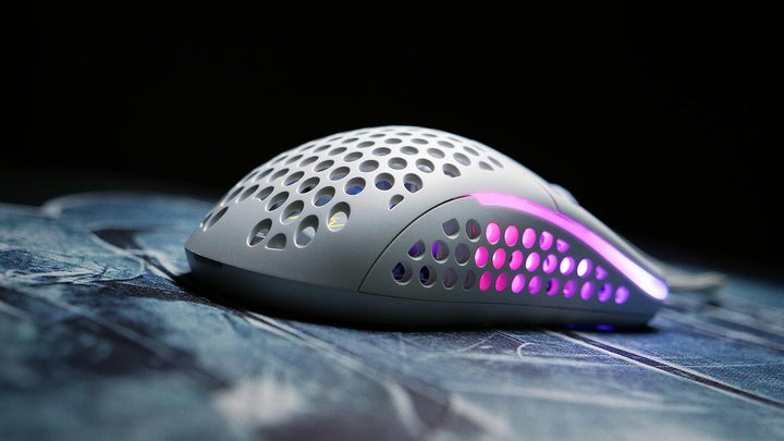 Xtrfy M42 RGB, ultraleichte kabelgebundene Gaming-Maus, hochmoderner Pixart 3389 Sensor, modulares G