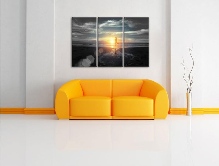 Pixxprint Yoga Silhouette bei Sonnenuntergang am Strand B&W Detail 3-Teiler Leinwandbild 120x80 Bild