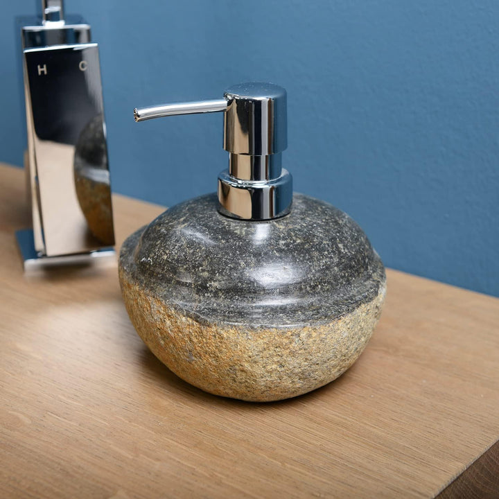 Wohnfreuden Flussstein Seifenspender 120 ml grau - Unikat Waschbecken Zubehör Bad WC Garten Naturste
