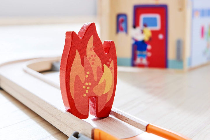 HABA 304847 - Kullerbü – Spielbahn Feuerwehrwache, Holzkugelbahn mit vielen Spieleffekten, Feuerwehr