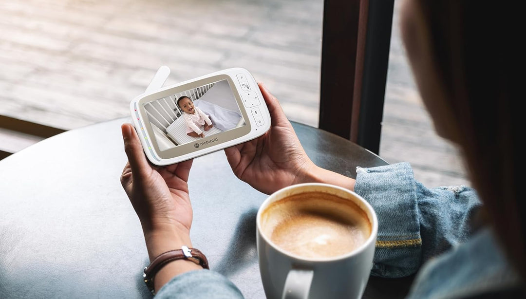 Motorola Nursery Babyphone mit Kamera - Baby Monitor VM85 Connect - Überwachungskamera Innen mit Far