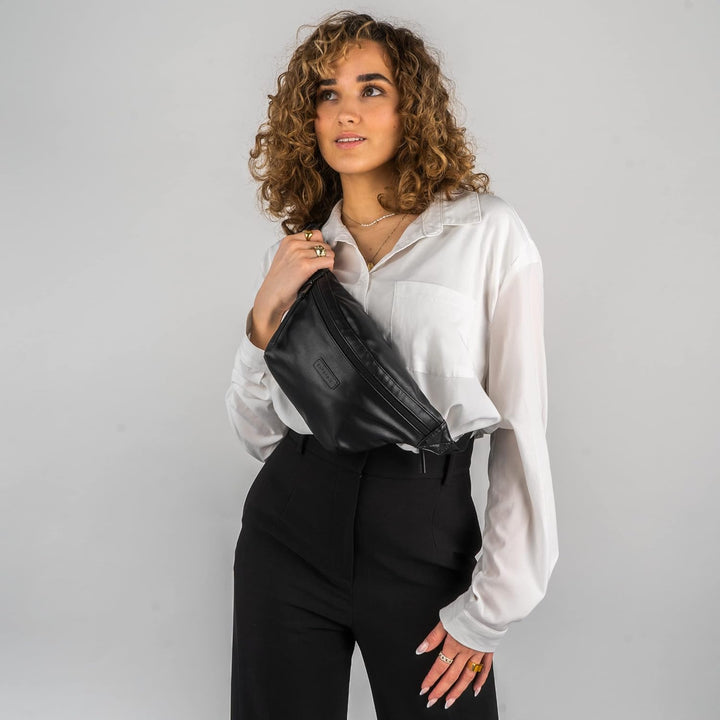 Expatrié Bauchtasche Damen Schwarz - Lucie - Mit Flexiblem Gurt & Schnellfach auf Rückseite - Vegane