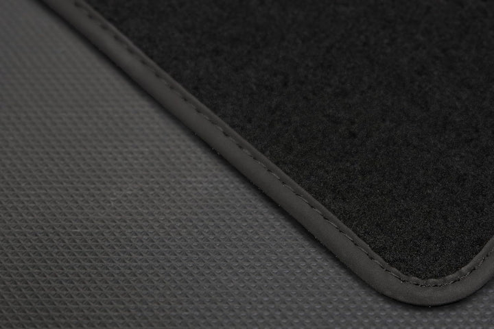 Kovvar Fussmatten passend für Mercedes Vito 110 | 1996-1999 | Ausführung: | 1-teilig | Material: Com