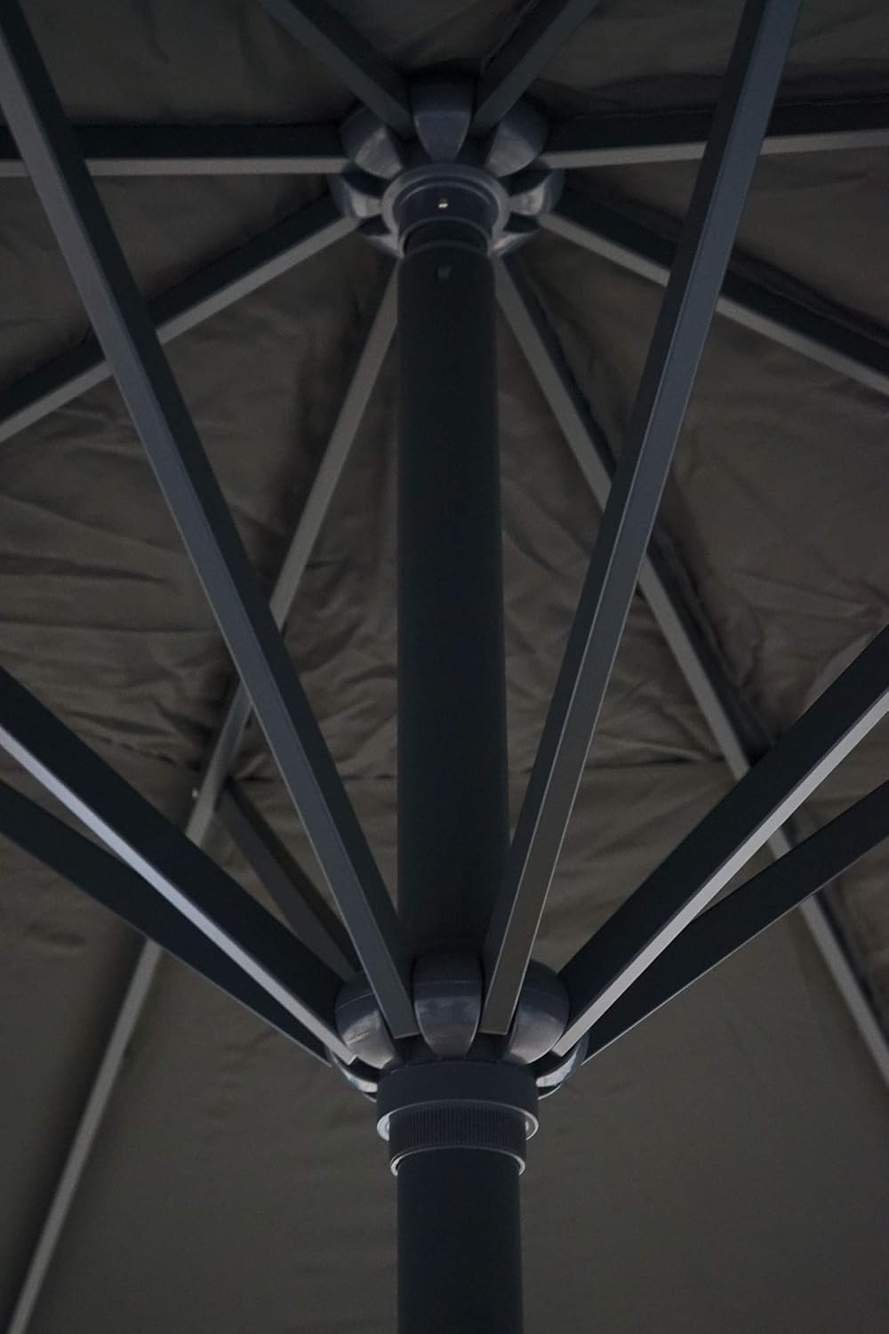 Sonnenschirm Meran Pro, Gastronomie Marktschirm mit Volant Ø 5m Polyester/Alu 28kg ohne Ständer anth