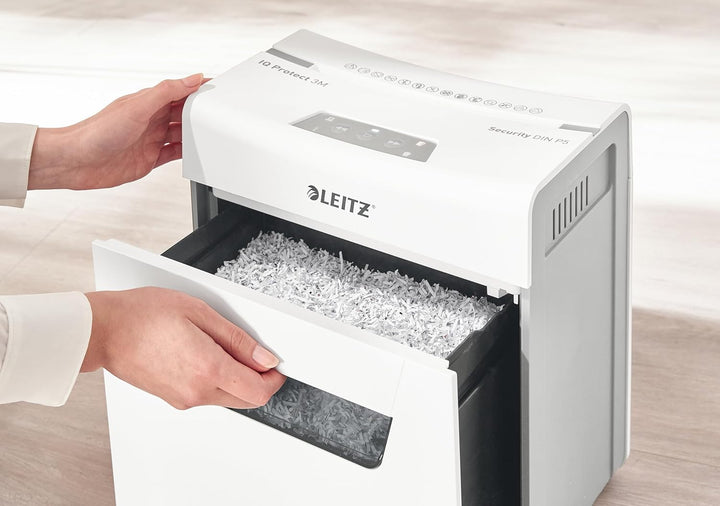Leitz IQ 6X Premium Aktenvernichter P4 fürs Büro und Zuhause, Partikelschnitt, 7-6 Blatt (70-80 g/m²