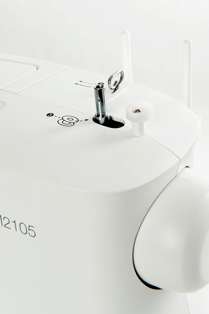 Singer M2105 Nähmaschine, Metall, Weiss