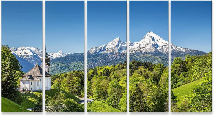 Bild Bilder auf Leinwand Schöne Berglandschaft in den bayerischen Alpen mit Wallfahrtskirche Maria G