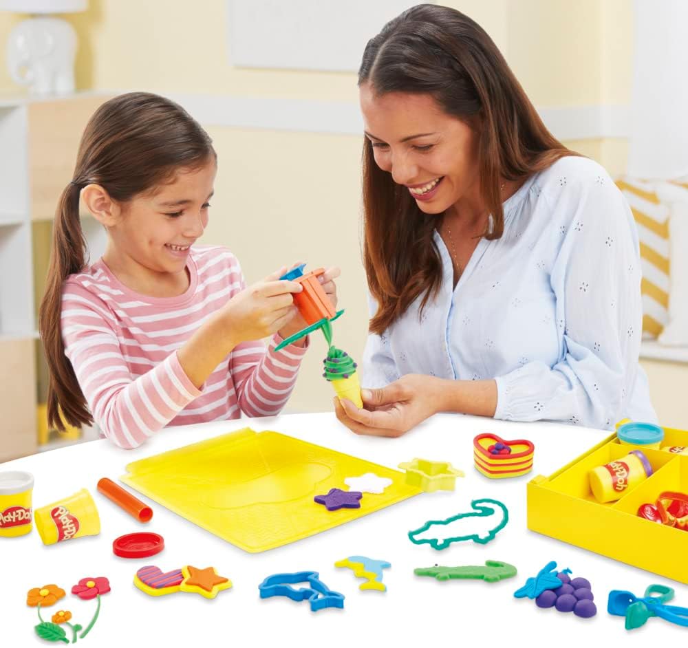 Play-Doh Grosses Knetset mit Aufbewahrungsbox für Kinder ab 3 Jahren mit 8 Farben und über 20 Knetwe