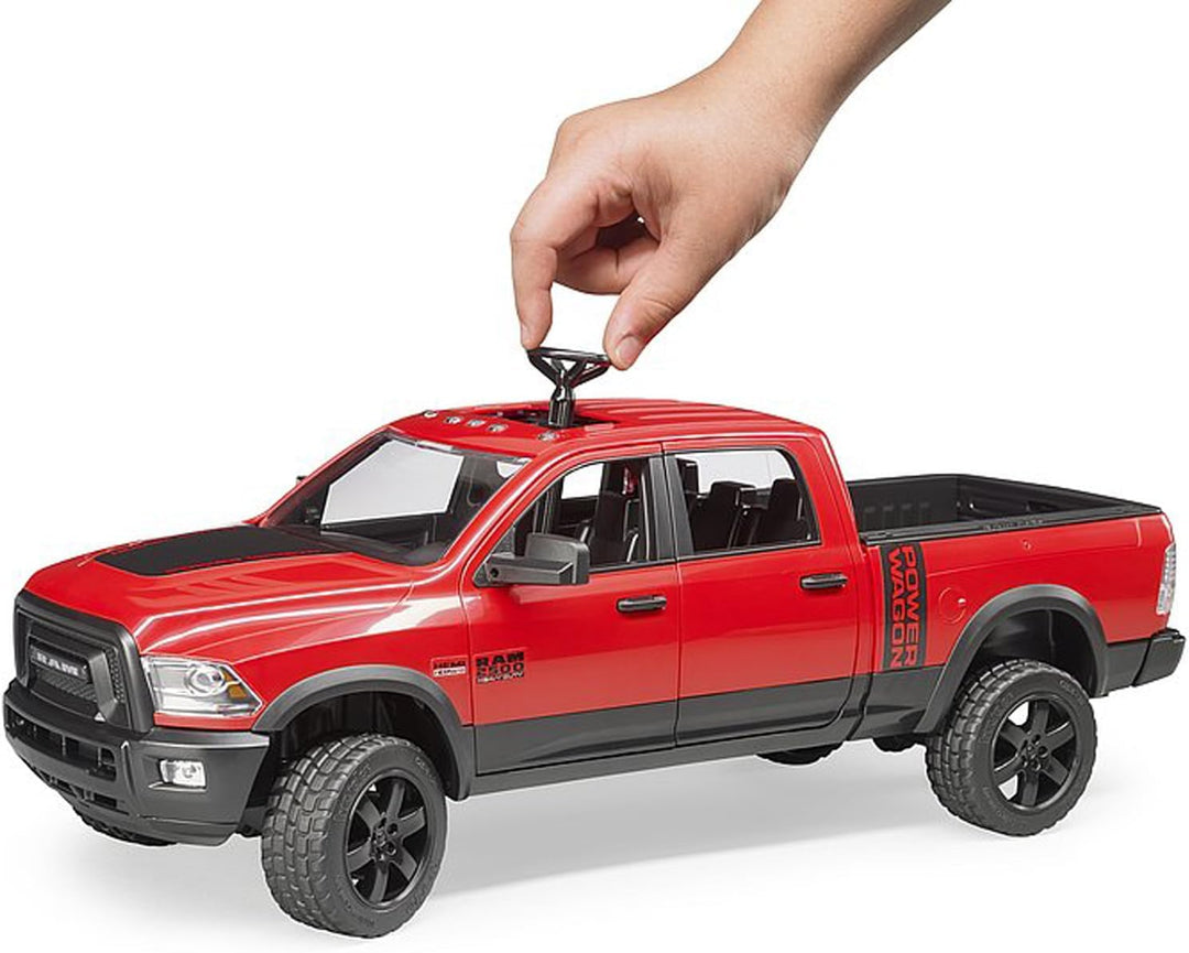 Bruder 02500 - RAM 2500 Power Wagon - 1:16 Pick-up Geländewagen Pritschenwagen Auto Jeep Fahrzeug Sp