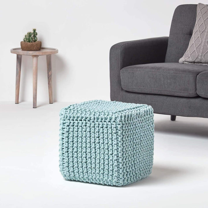 Homescapes gestrickter Sitzhocker Sitzwürfel helltürkis, Strick Sitzpuff 35 x 35 x 35 cm, Strickhock
