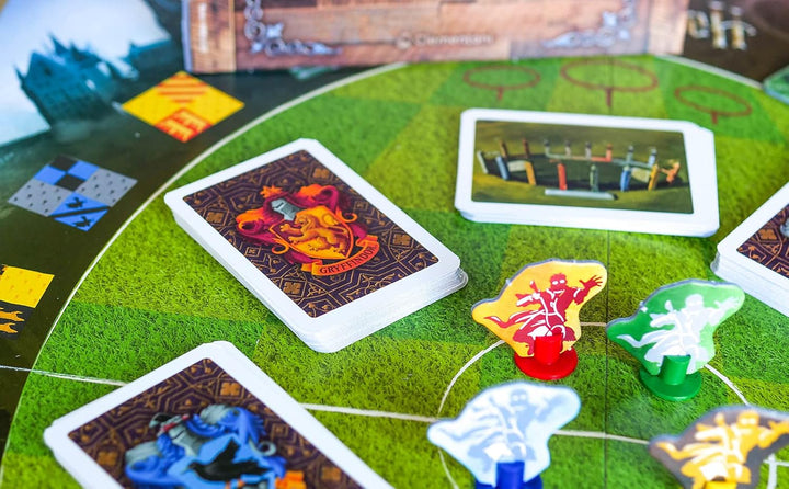 Clementoni Harry Potter Quidditch-Turnier - Gesellschaftsspiel für Kinder ab 8 Jahren & Erwachsene -