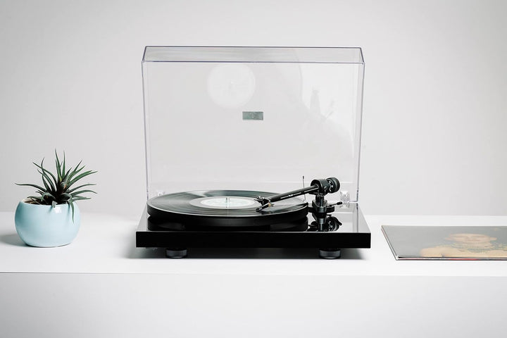 Pro-Ject Debut III (Piano Schwarz OM5e), Piano Schwarz OM5e