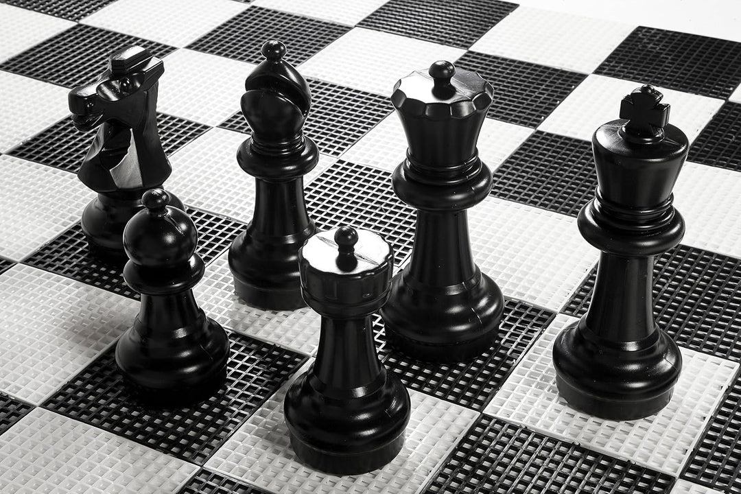 Übergames Garten Schach Figuren aus langlebigem PVC , für Freiland Garten und Parks