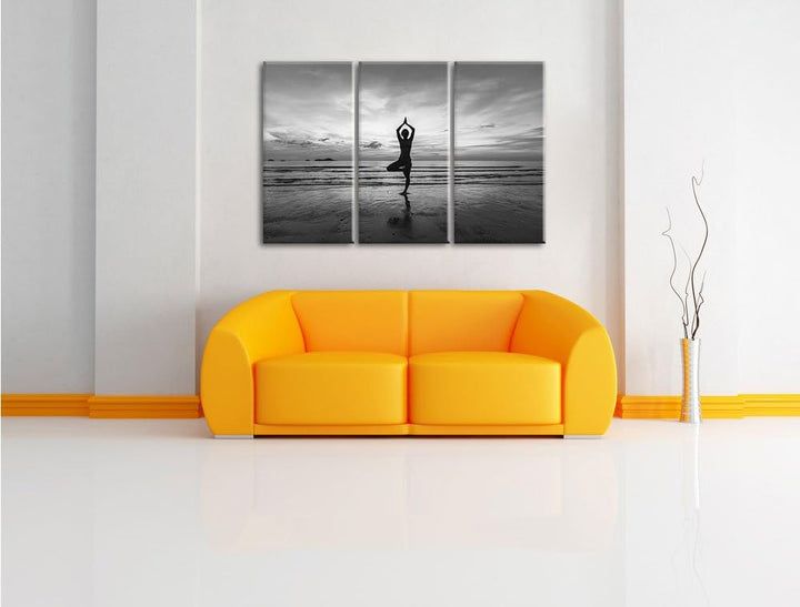 Pixxprint Yoga am Strand Kunst B&W 3-Teiler Leinwandbild 120x80 Bild auf Leinwand
