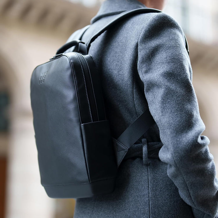 Moleskine - Classic Small Backpack, kleiner Laptop-Rucksack kompatibel mit Computer, Laptop, Noteboo