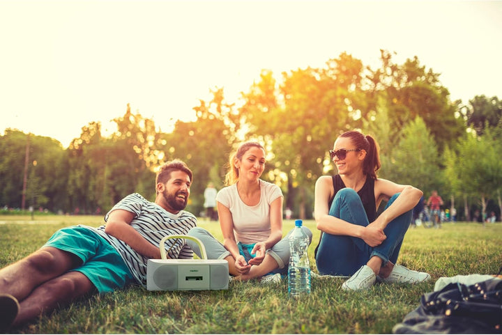 MEDION E65010 Stereoradio (CD-Player, Kassette, USB Anschluss, AUX Audioeingang, MP3-Widergabe. UKW