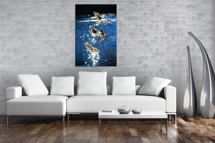 deyoli Schilf mit schimmernden Wasser im Format: 80x60 als Leinwandbild, Motiv fertig gerahmt auf Ec