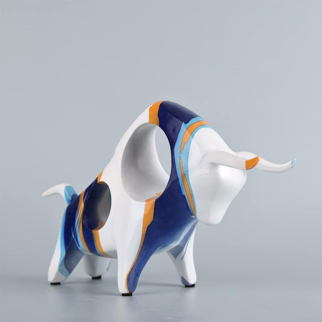 Kunstharz-blau-weisse Bullen-Statue, minimalistische farbige Stierfigur, Originalität, abstrakte Sti