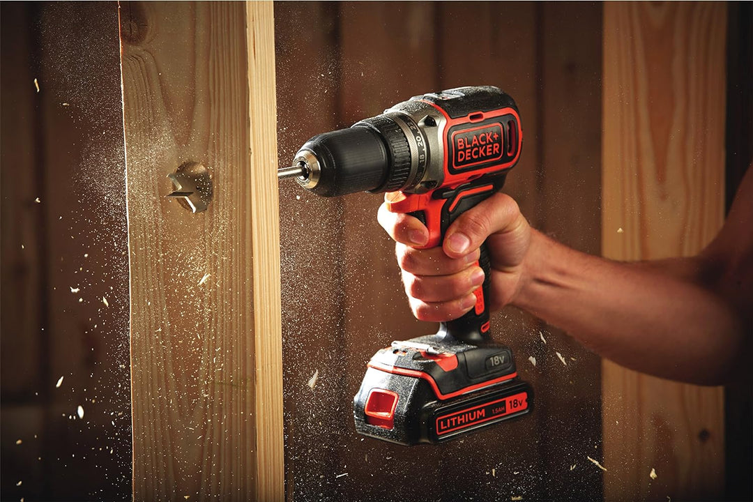 Black+Decker Akku-Bohrschrauber, Bohrmaschine (18 V 1.5Ah, bürstenloses 2-Gang-Getriebe, LED-Arbeits