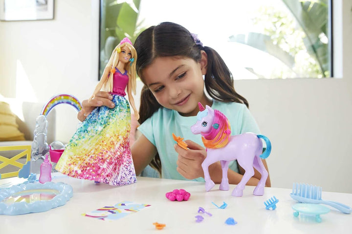 Barbie Dreamtopia Barbie-Puppe und Einhorn-Spielset, 1x Barbie-Puppe, 1x Einhorn, 15+ Barbie-Accesso
