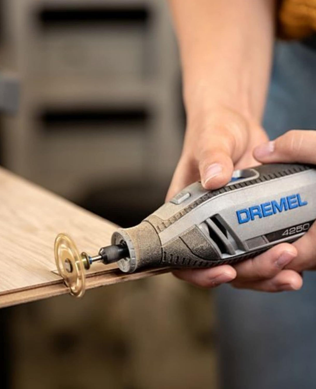 Dremel 4250 Rotationswerkzeug 175 W, Multifunktionswerkzeug-Set mit 35 Zubehören und Flex-Shaft (225