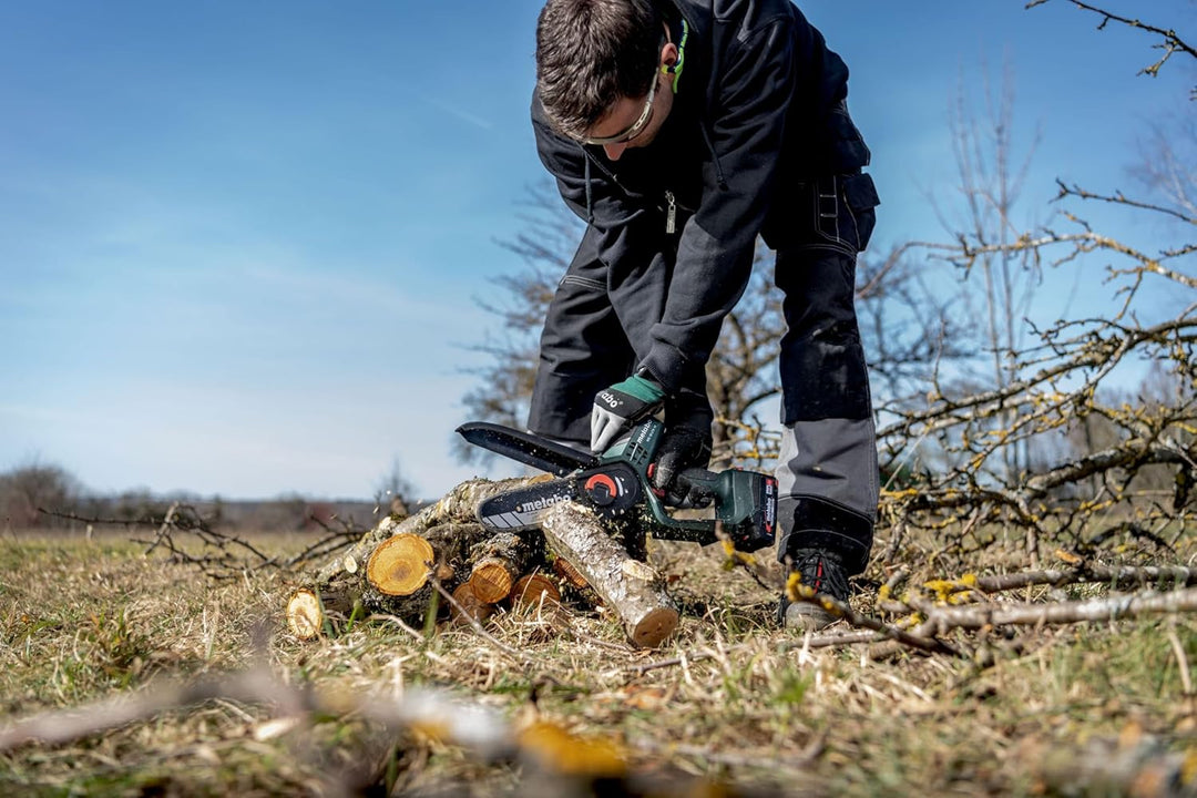 Metabo Akku Gehölzsäge (Holzsäge ohne Akku, kleine Kettensäge 15 cm, mit metaBox, Gartensäge) 600856