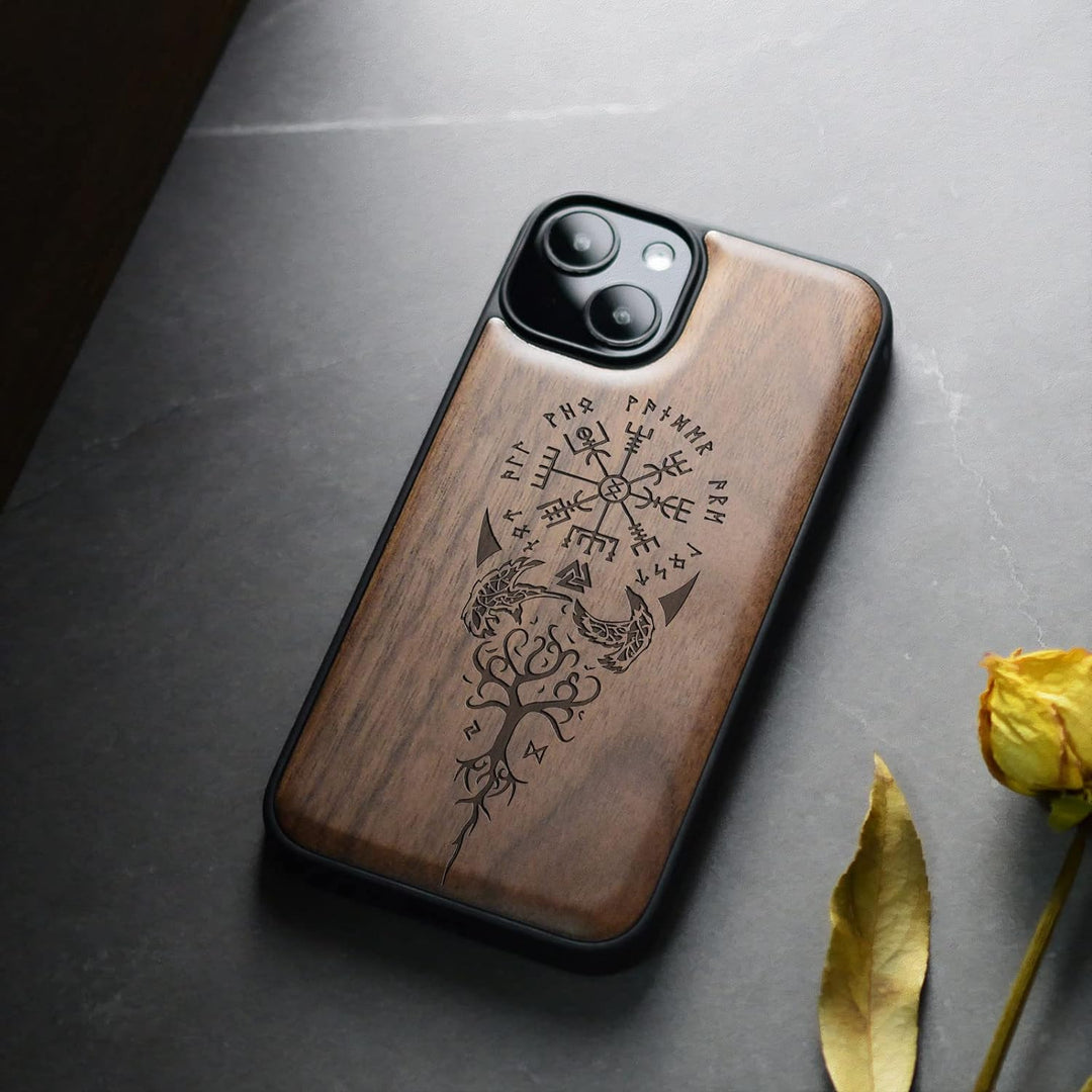 Carveit Holz Handyhülle für iPhone 15 Plus hülle, Kompatibel mit Magsafe Silikon Stossfeste Cover, M