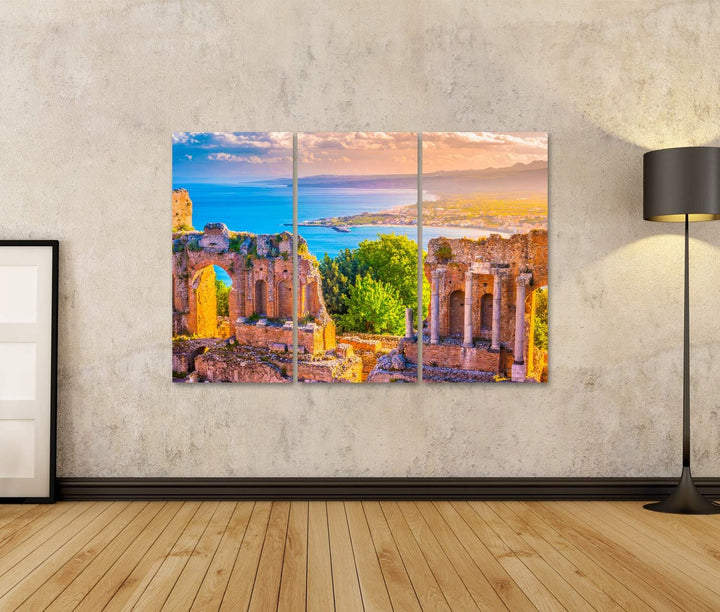 Bild Bilder auf Leinwand Die Ruinen des Taormina Theaters bei Sonnenuntergang. Schönes Reisefoto, bu